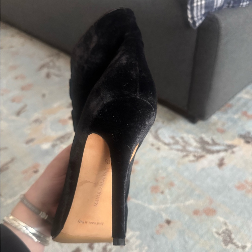 MANOLO BLAHNIK ONE OF A KIND?!?? - Picture 10 of 12